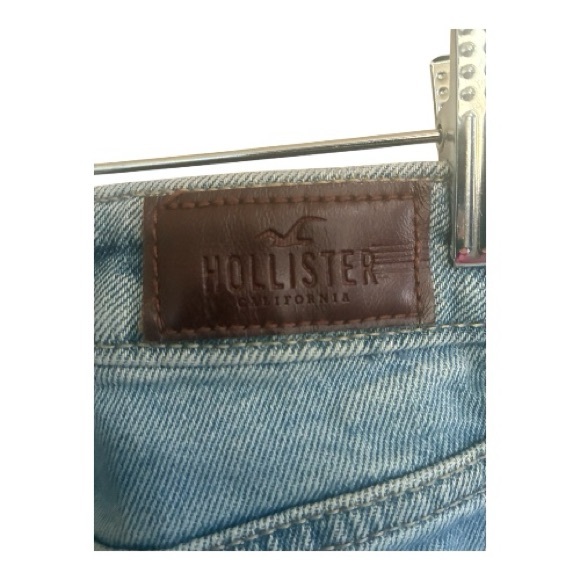 Hollister Distressed High Rise Light Blue Denim Mom Jeans Size 23 - Picture 2 of 9